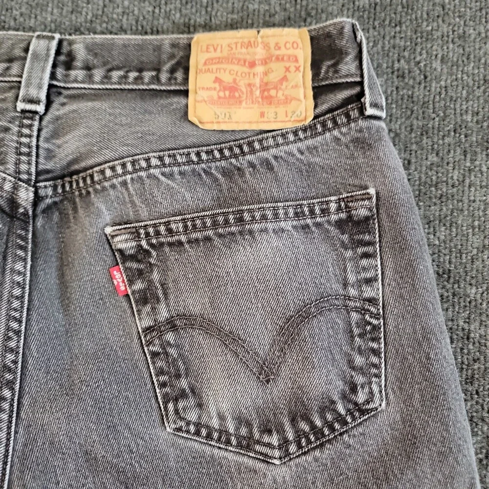 Levi's 501 Jeans Black Men’s 33x30 Straight Button Fly Fading Charcoal Black